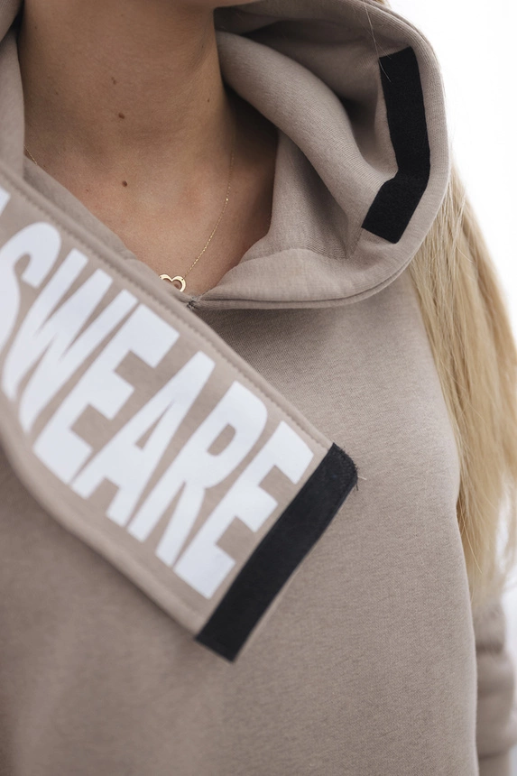 Isoliertes Kapuzensweatshirt beige