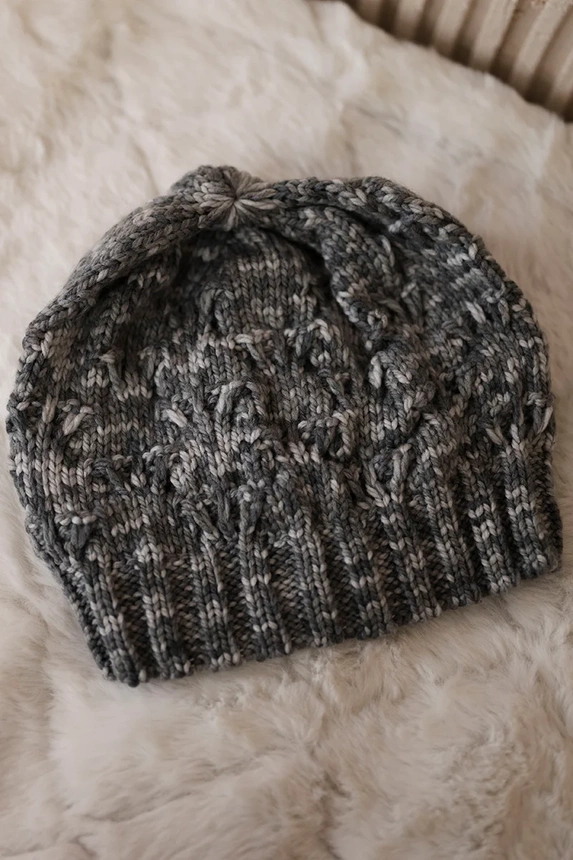 Čapica s fleece Roksana K209 tmavošedý