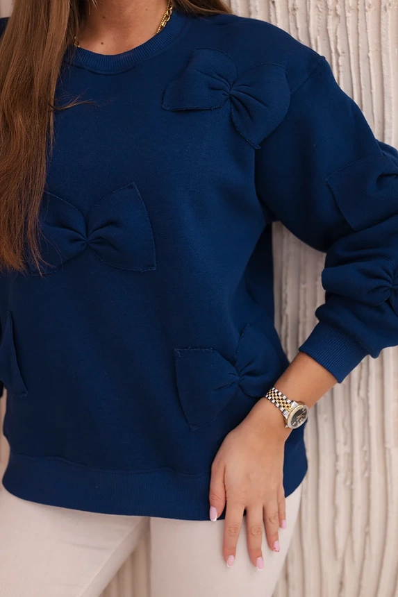 Isoliertes Sweatshirt mit Rahmen und Zierschleifen Kriegsmarine