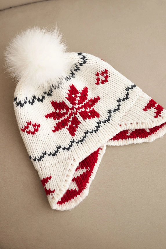 Women's winter wool hat with snowflake motif and pom-pom K450 white + red