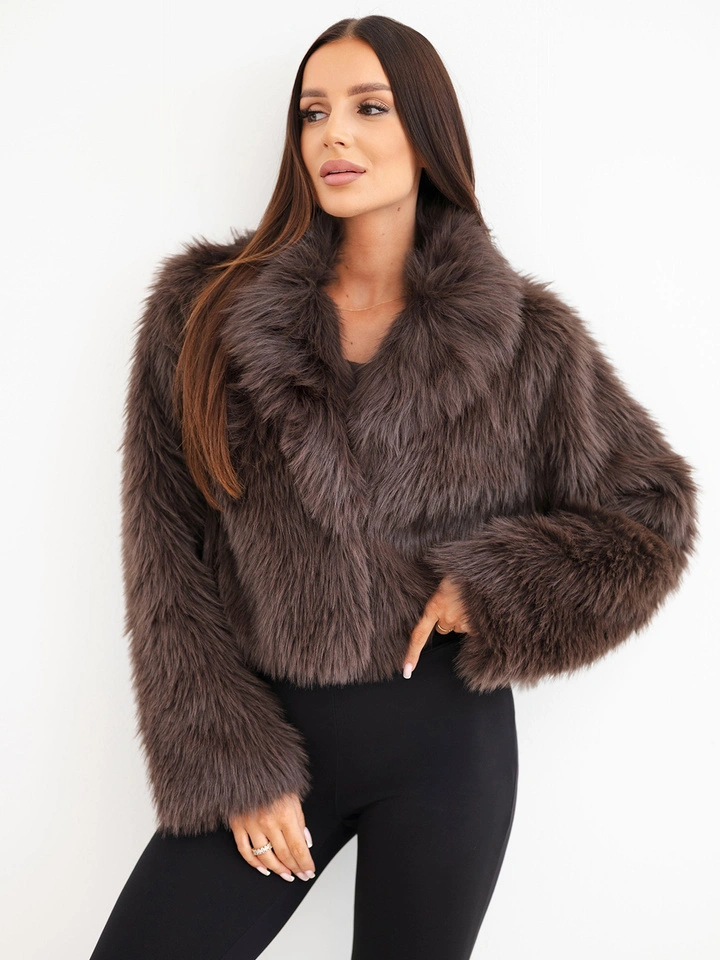 Kurtka damska futerkowa krótka z szerokim kołnierzem brązowa