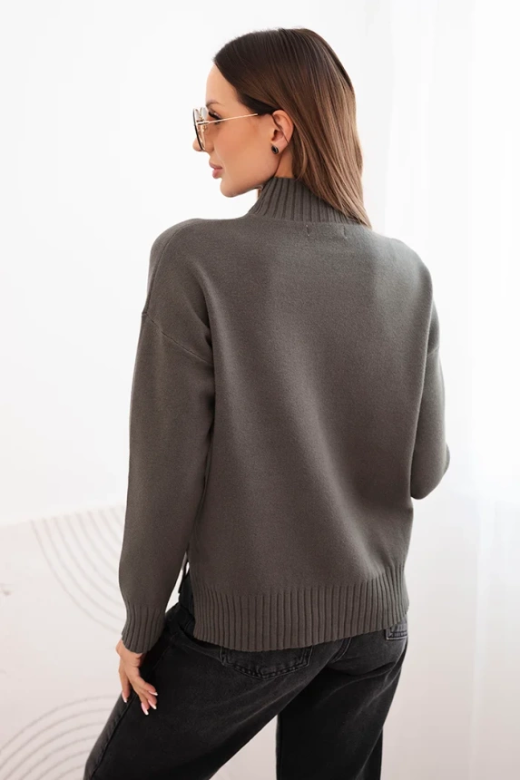 Sweter damski z półgolfem wiskozowy o luźnym kroju khaki