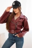 Damenkurzjacke aus Kunstleder mit Gürtel und Kragen bordowy