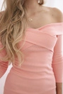 Tailliertes Kleid mit V-Ausschnitt apricot