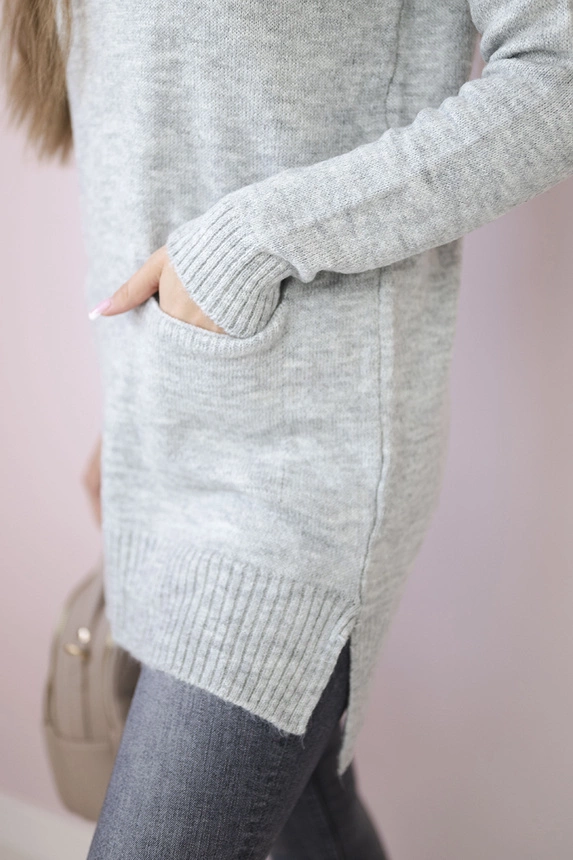 Sweater with stand-up collar gray