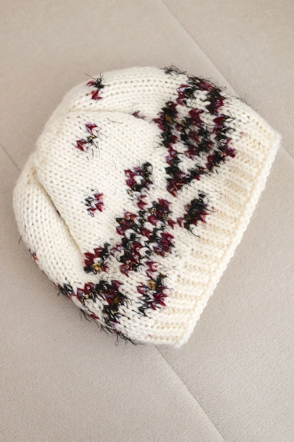 Women's wool winter hat with decorative crystals K399 black