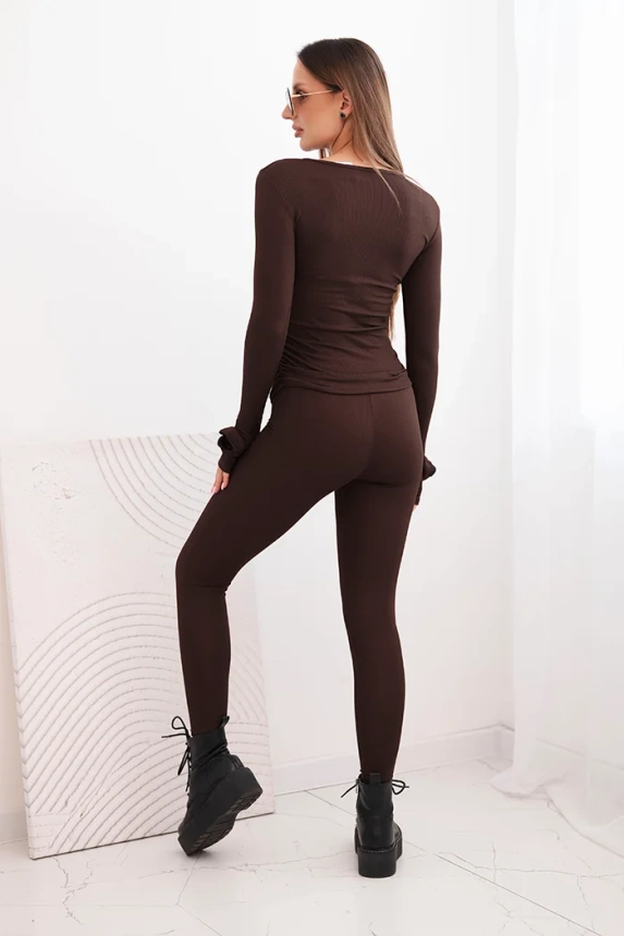 Damenanzug aus geripptem Viskose mit langen Ärmeln und Leggings braun