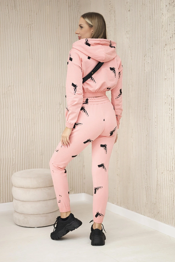 Set with printed pistols apricot