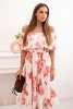 Damenkleid mit Rüschen und nackten Schultern mit Blumen rot