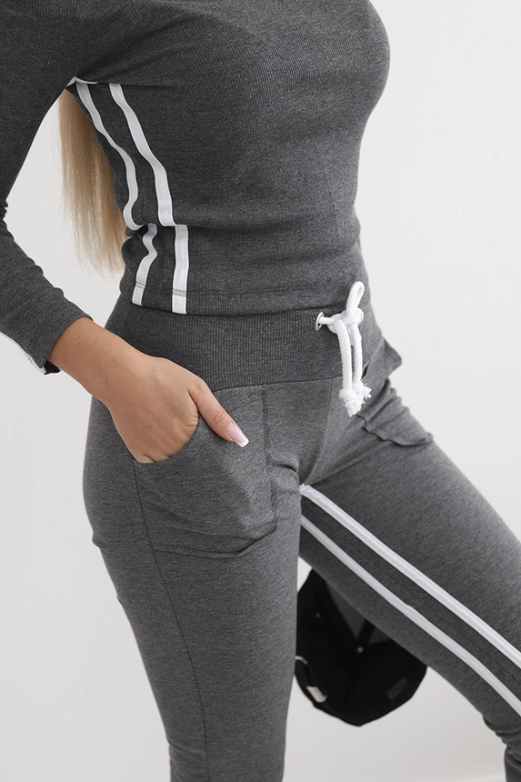 Set with a double stripe graphite