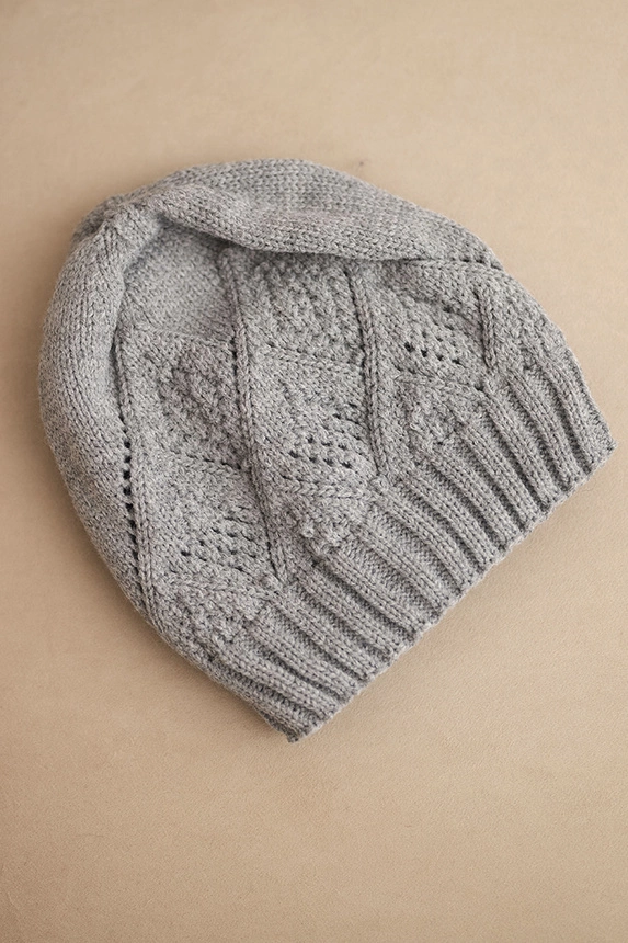 Women's winter hat made of wool with a geometric pattern K479 gray