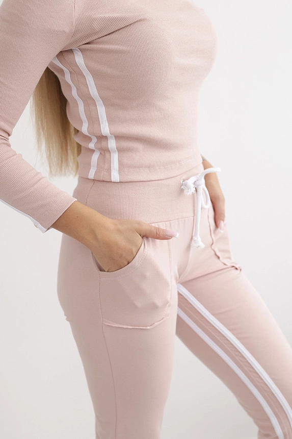 Set with a double stripe powdered beige