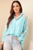 Women's viscose shirt with lace sleeves and collar mint
