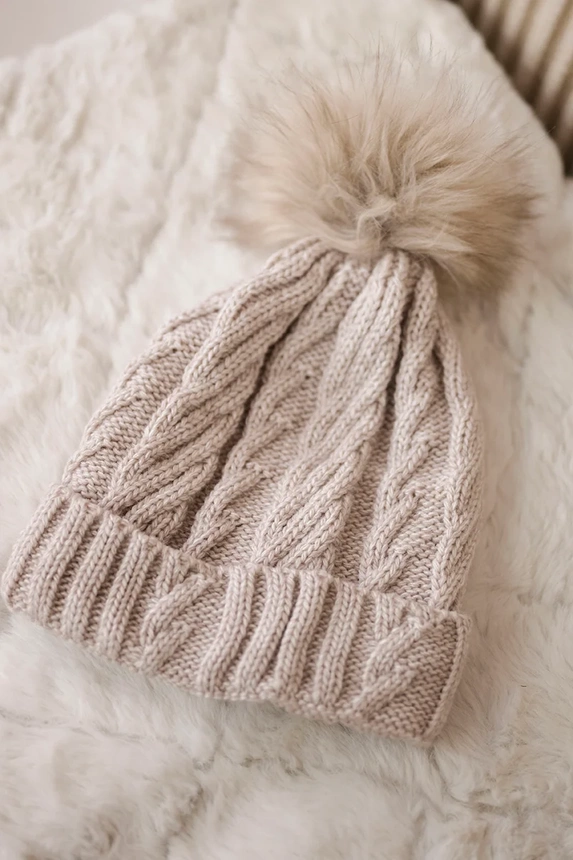 Cap with fleece Warkocz K226 light beige