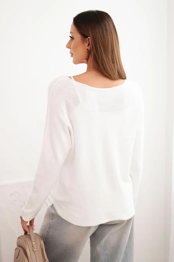 Women's viscose sweater with long sleeves and a round neckline white