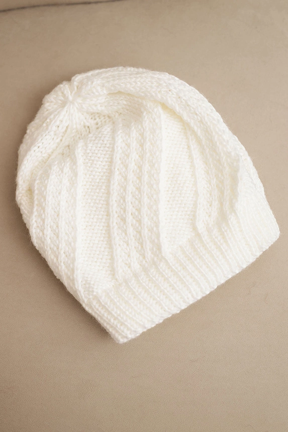 Women's winter hat made of wool K441 white