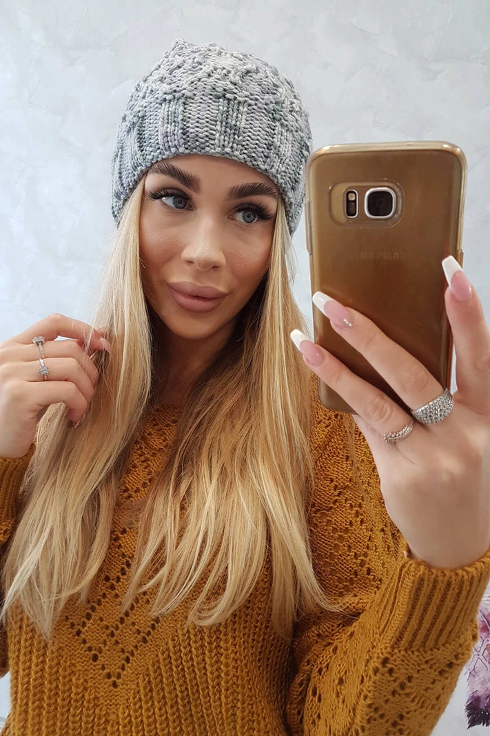 Čiapka s otočením nahor Eliza K205 šedá + fialová + ecru