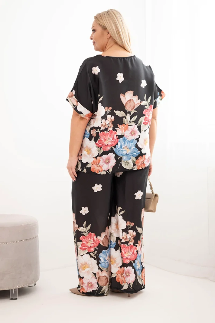 Plus-Size-Damen-Set mit Bluse und geblümter Hose mit weitem Bein schwarz