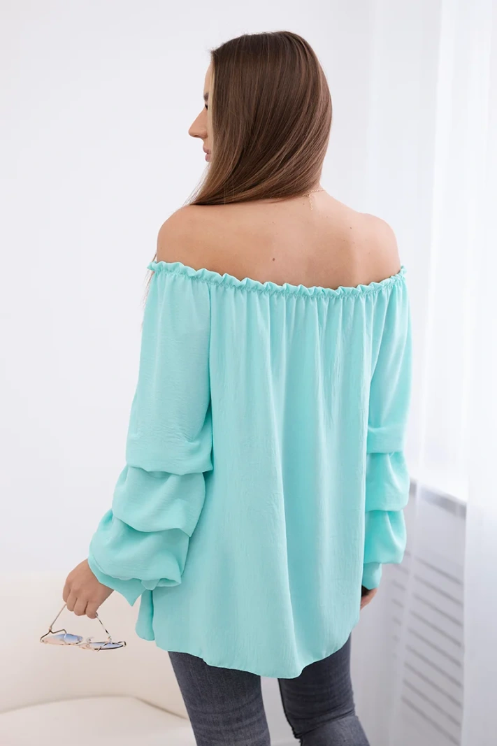 Spanish blouse with decorative sleeves mint