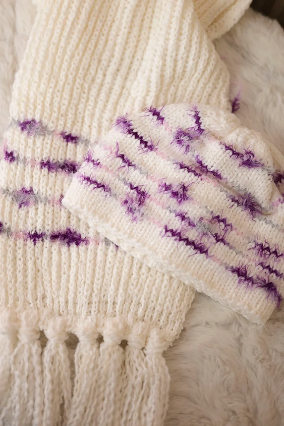 Damenset mit Schal Anika K304 ecru+violett