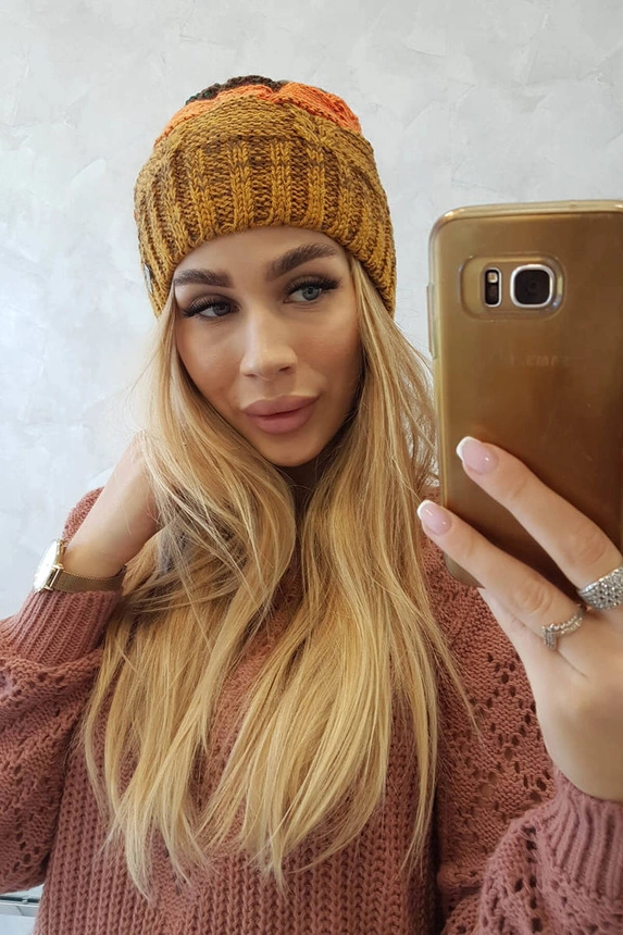 Dolores vilnonė kepuraitė K303 garstyčių+oranžinė+žalia