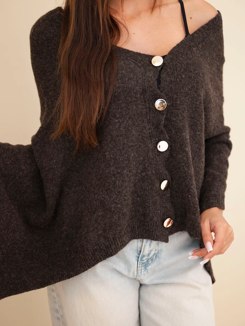 Damenpullover Poncho aus Baby-Alpaka mit Knöpfen braun
