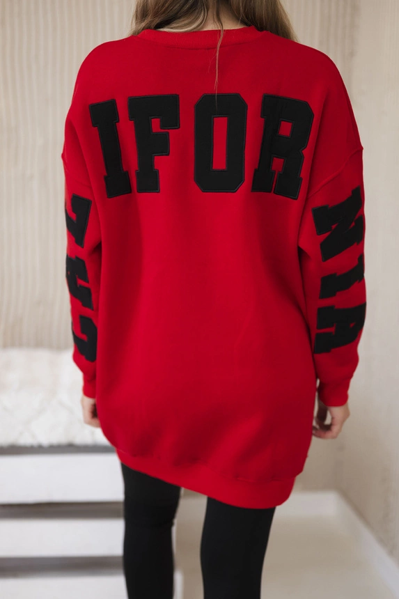 Isoliertes Sweatshirt mit kalifornischem Schriftzug red