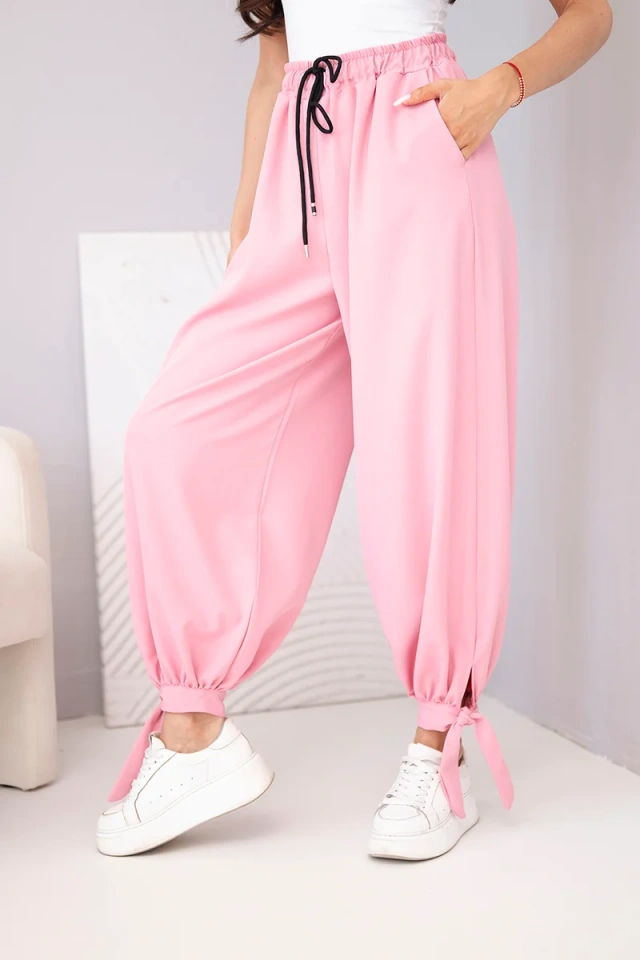 Damenhose mit weitem Bein und Bindung am Ende hellrosa