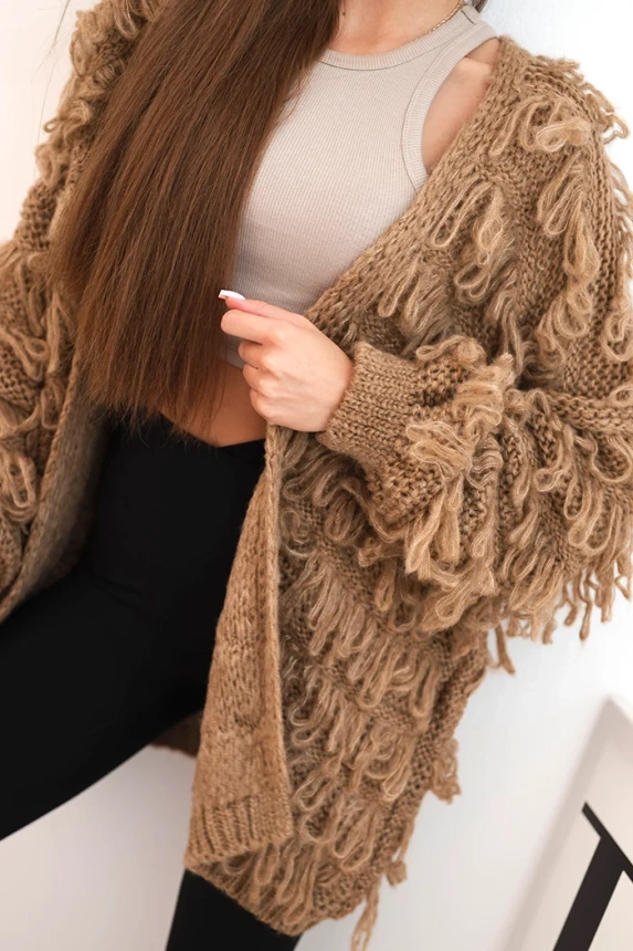 Damenstrickjacke mit Fransen und lockerer Passform dunkel camel