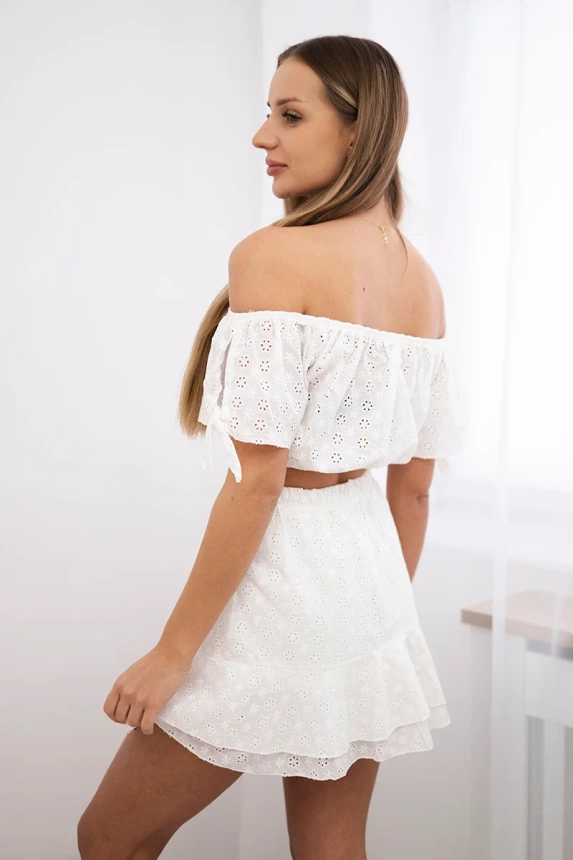 Embroidered set ecru