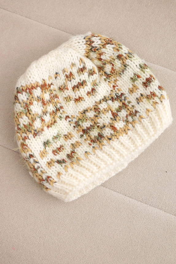 Women's wool winter hat with decorative crystals K399 black