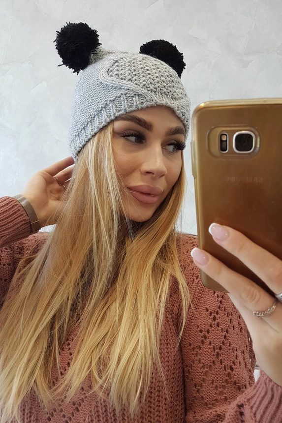 Vilnonė kepurė 2 pomponai K291 pilka