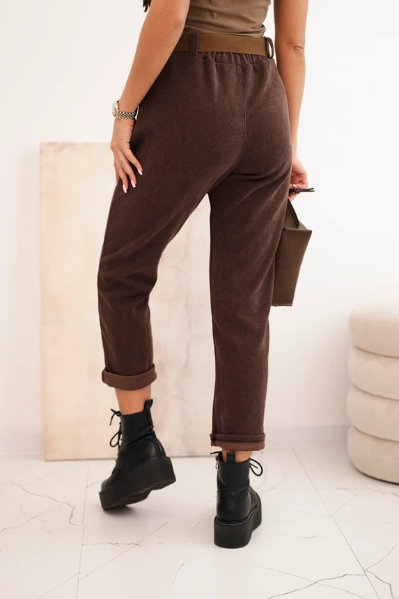 Damenhose mit Gürtel aus Cord braun