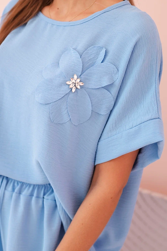 Women's viscose set with decorative flower and wide trousers - blue