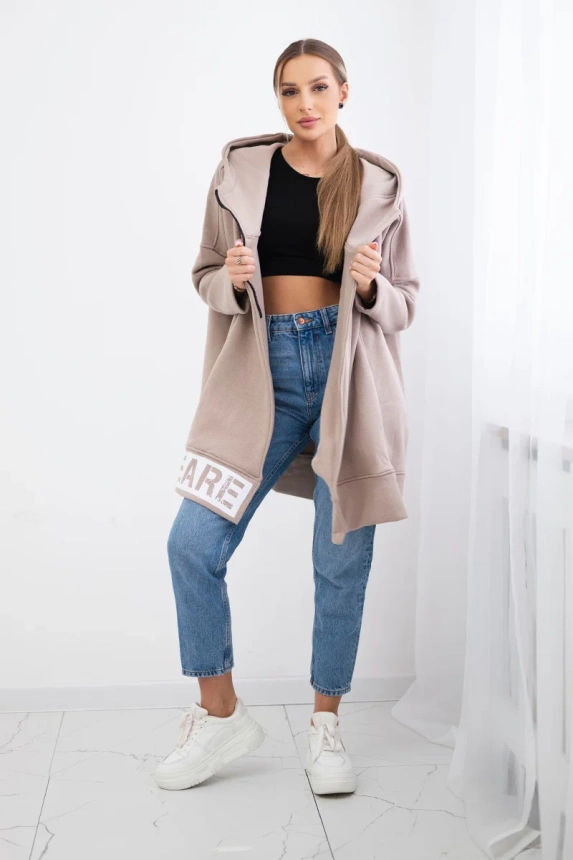 Isoliertes Sweatshirt mit Reißverschluss beige