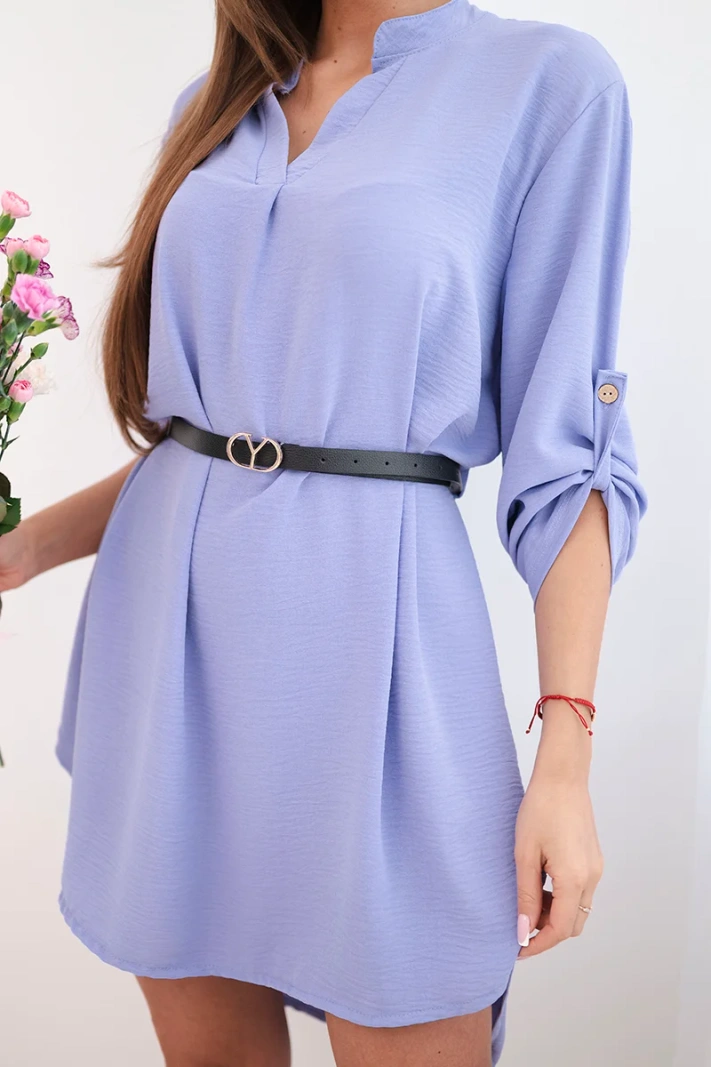 Kleid mit längerem Rücken und Gürtel helllila
