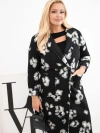 Dámsky elegantný kabát Plus Size s klopami v leopardí vzor čierny