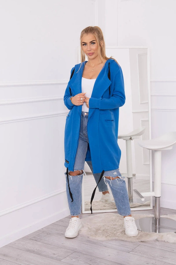 Kornblumenblaue isolierte Kapuzenjacke