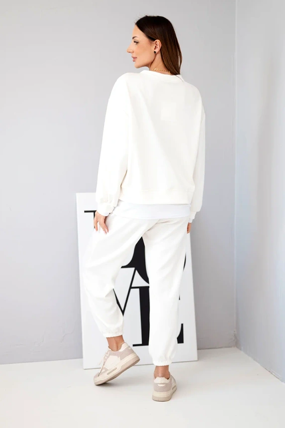 Women's set with a loose sweatshirt and track pants ecru