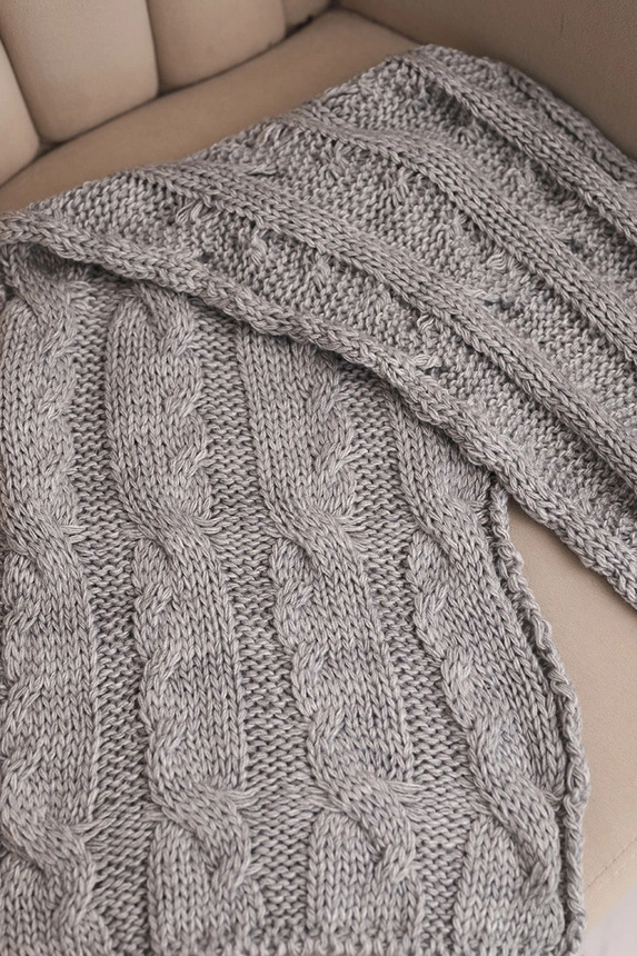 Women's classic wool scarf with cable knit KN22 gray