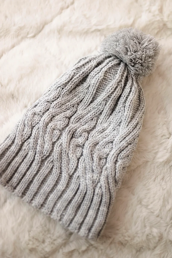 Cap with fleece Paulina K227 light gray