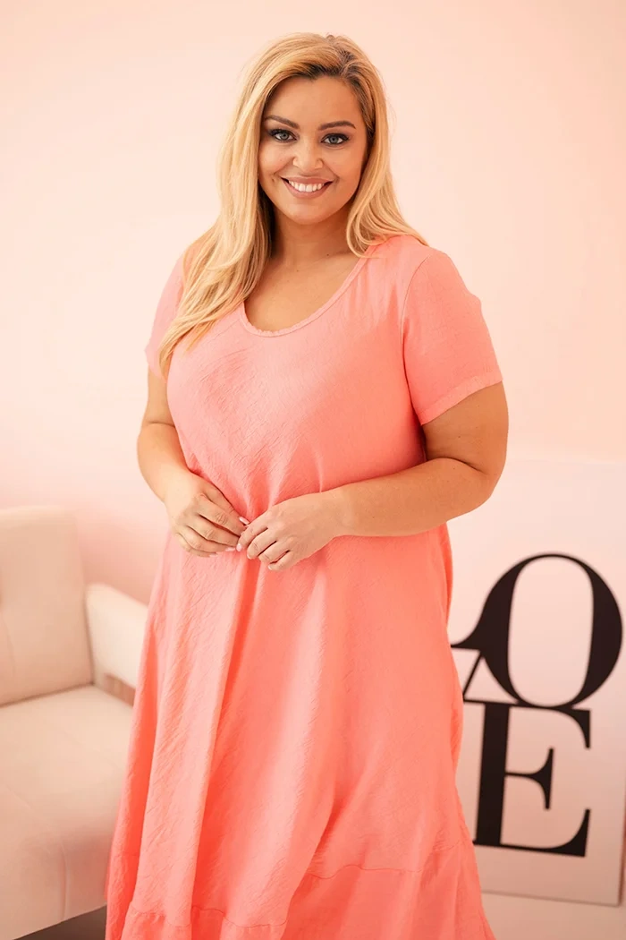 Moteriška Plus Size suknelė trumpomis rankovėmis ir raukiniais iš lengvos viskozės rožinė