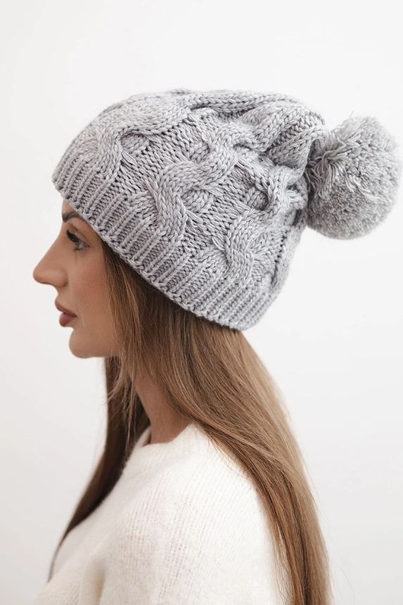 Damenwintermütze aus Wolle mit Zirkonia und Muster K455 mocca