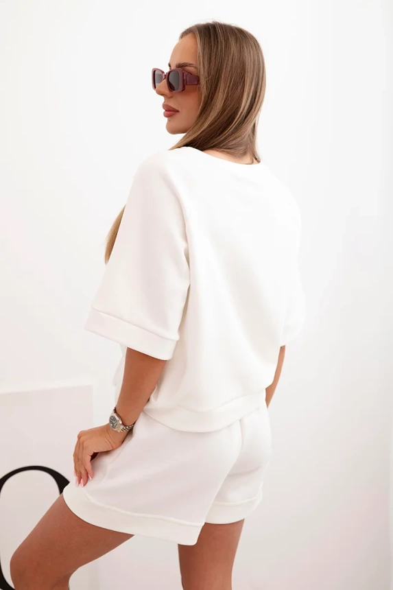 Damen-Butterset mit einer kurzärmeligen Bluse und Shorts mit Gummizug ecru