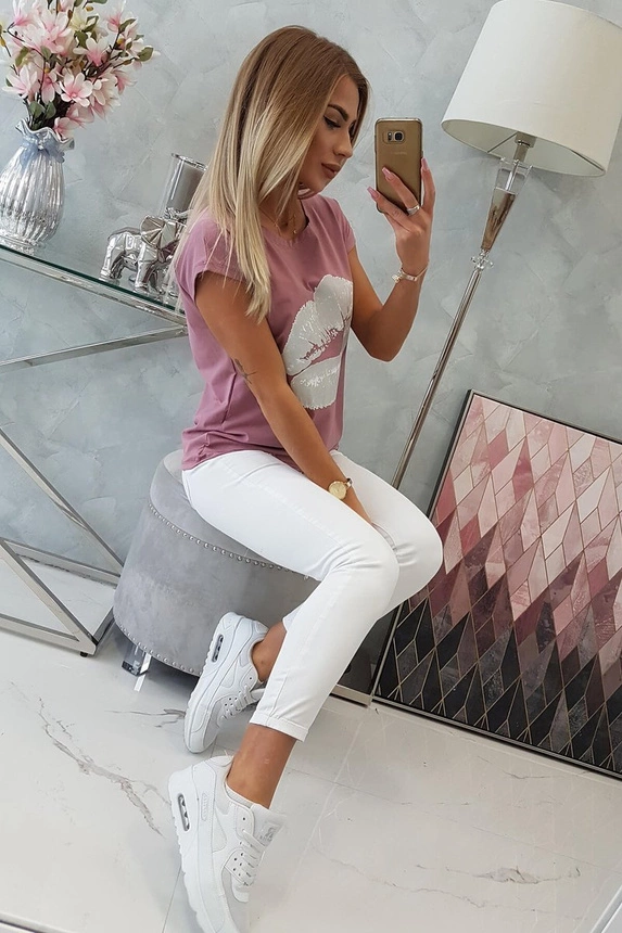 Tmavě růžová halenka s potiskem rtů