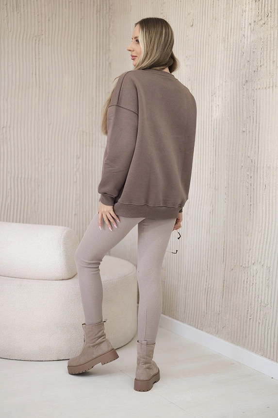 Baumwollset isoliertes sweatshirt + leggings braun