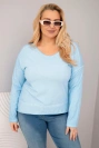 Bluzka damska Plus Size przecierana z dekoltem V i dłuższym tyłem niebieska