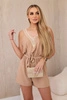 Kurzer Jumpsuit mit dekorativer Spitze camel