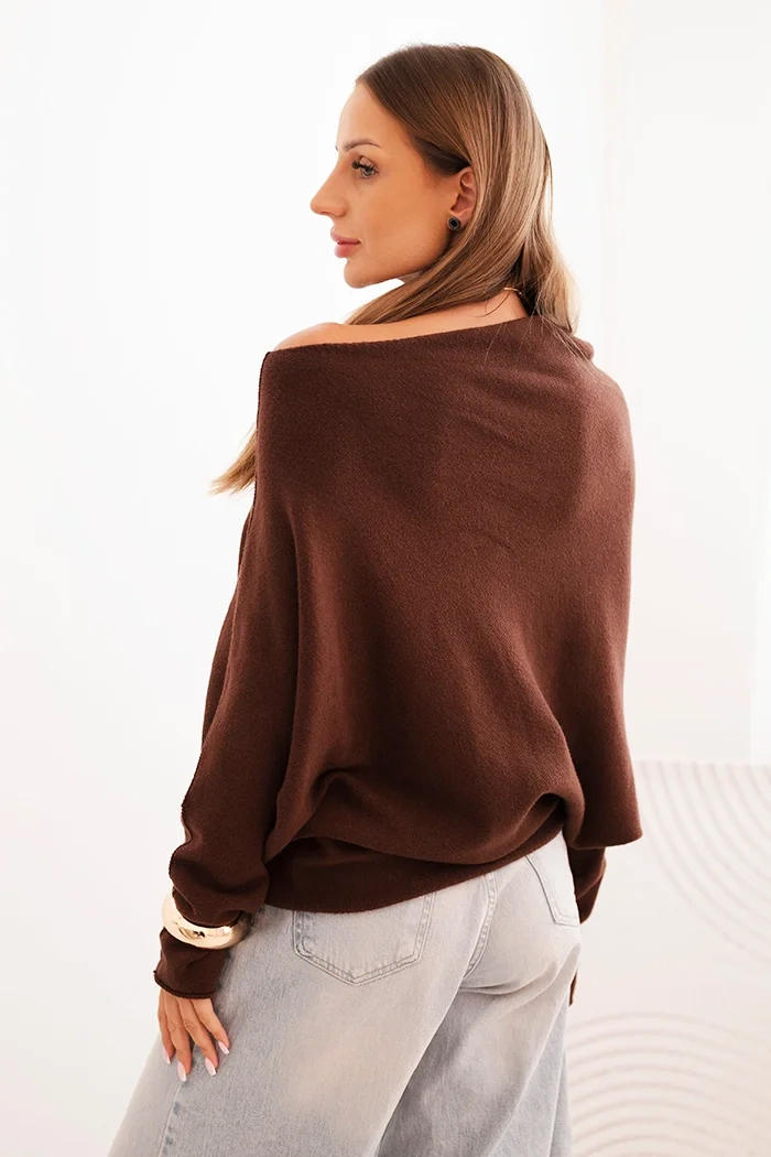 Damenpullover aus Viskose asymmetrisch im Batwing-Stil schokoladenfarben