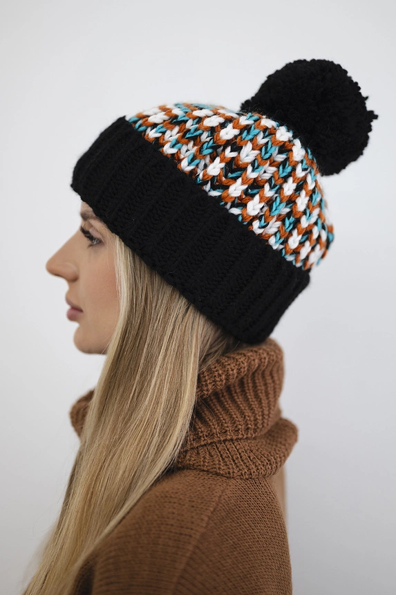 Cap with a pompom Ellen K325 black